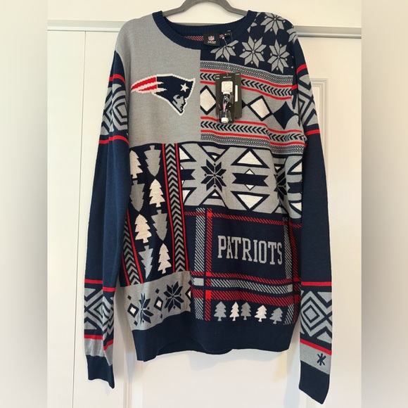 New England Patriots Ugly Christmas Crewneck Sweater with Chapstick Size Large - Picture 3 of 6